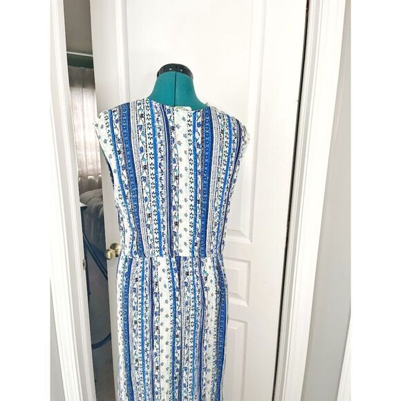 Forever 21 Plus Size Floral V Neck Sleeveless Drawstring Center Slit Dress - Picture 10 of 14